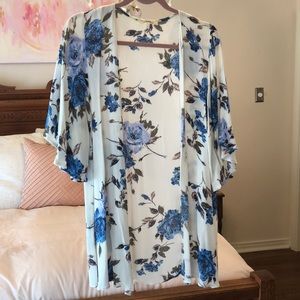 Andrée by UNIT | Blue, White & Pink Floral Kimono